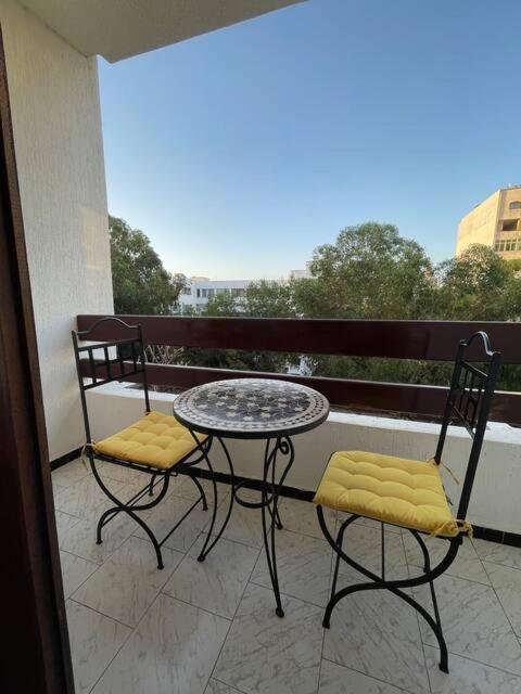 Beautiful 3-Bedroom Apt In The Heart Of Tánger Exterior foto